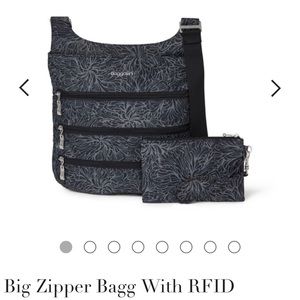 Baggallini Big Zipper Bagg with RFID in Midnight Blossom